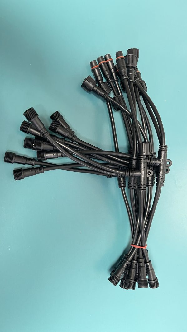 WechatIMG100 T-connector Xconnect (3-2-3)/(3-3-3)/(3-4-3)/(4-2-4) Power Injection Black Round 18AWG Cable