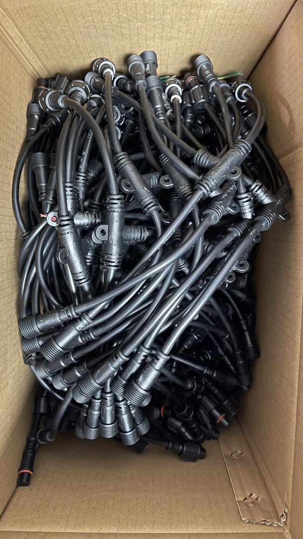 WechatIMG103 T-connector Xconnect (3-2-3)/(3-3-3)/(3-4-3)/(4-2-4) Power Injection Black Round 18AWG Cable