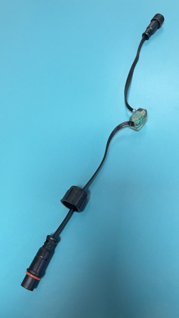 WechatIMG88 F-Amp Amplifier attached with 3core male ,3core female Xconnect pigtails IP68